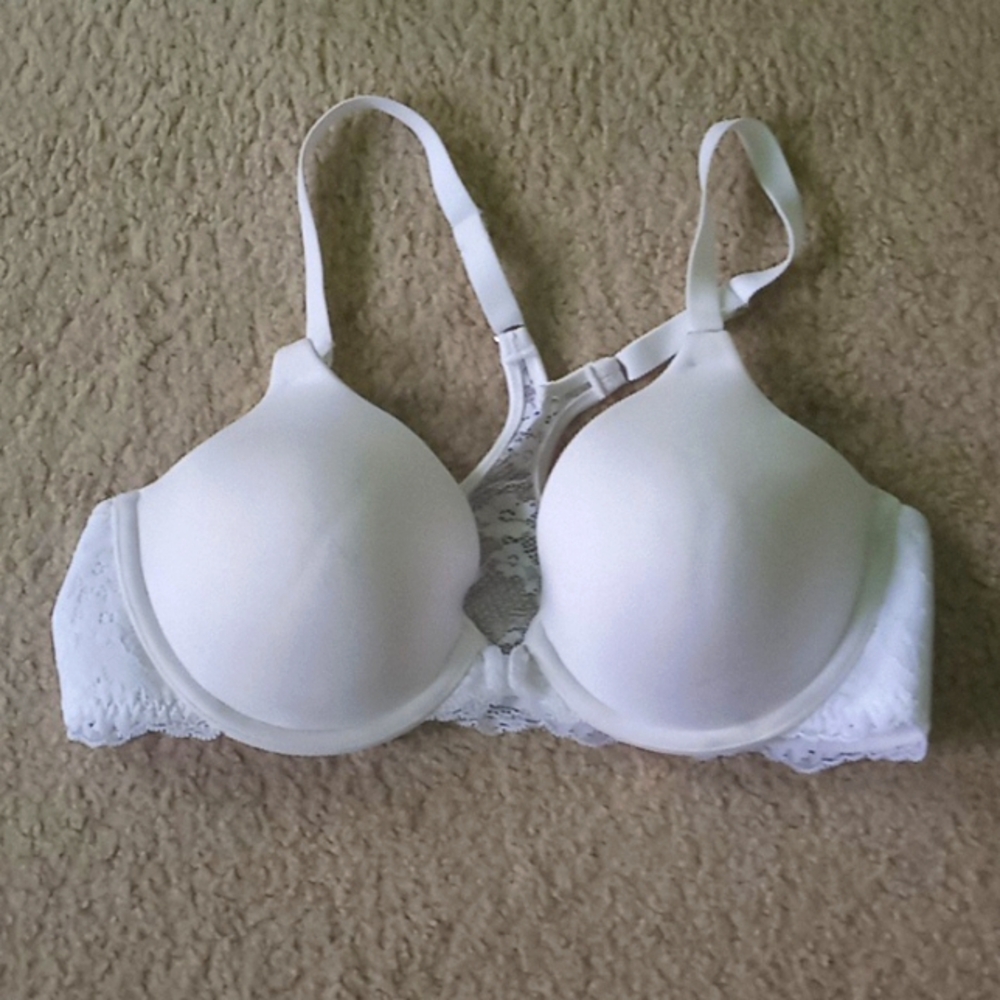 USED White Maidenform Bra Size 34B With Staps and Back Floral Design Webbing